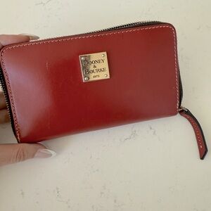 Dooney & Bourke EUC